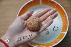 秘制红烧狮子头的做法 步骤3